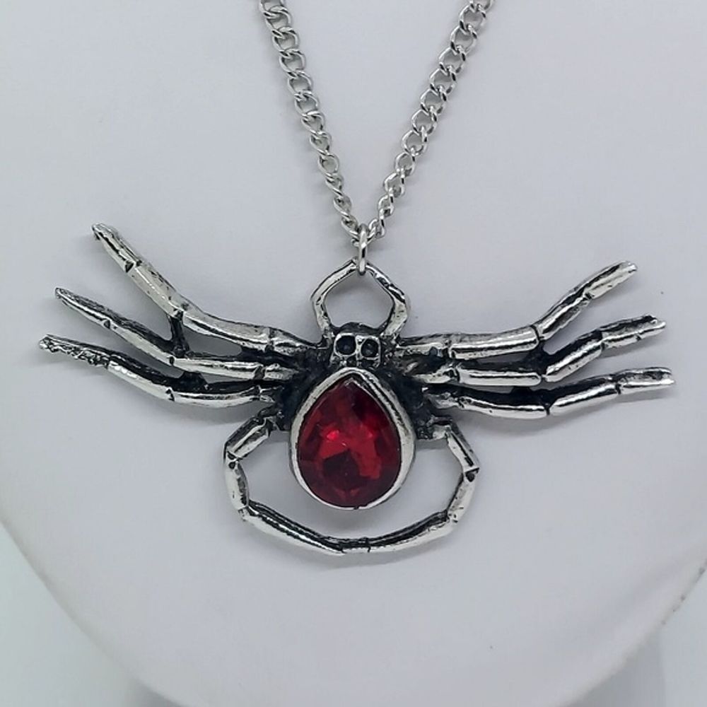 Goth Spider Pendant Necklace Red Gem‎ Silver Tone 2010